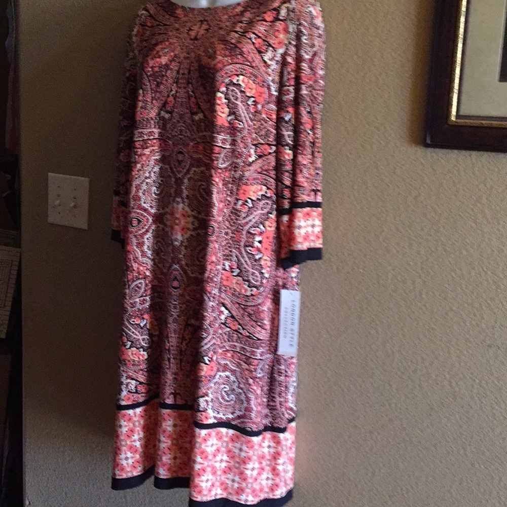 London Style size 18 coral and black New